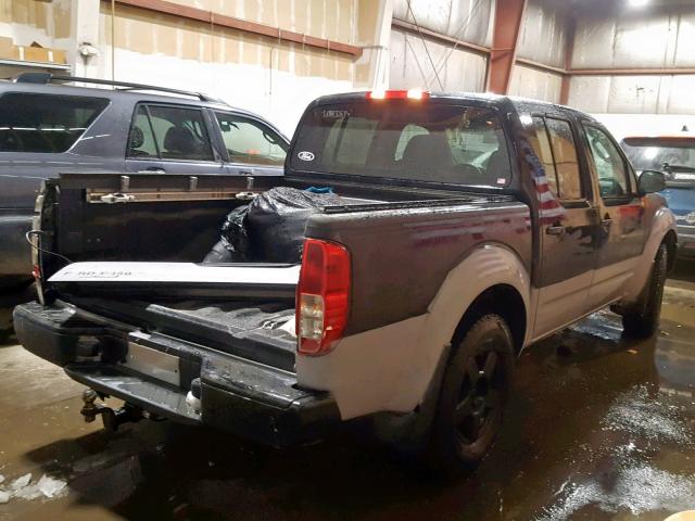 1N6AD07W15C460810 - 2005 NISSAN FRONTIER C TWO TONE photo 4