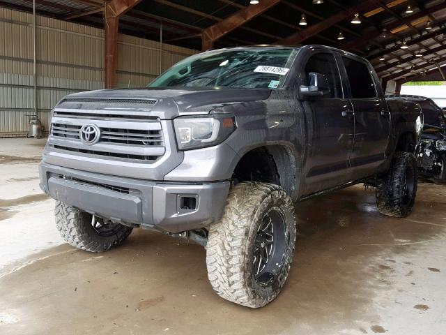 5TFDW5F13GX560108 - 2016 TOYOTA TUNDRA CRE GRAY photo 2