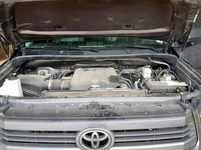 5TFDW5F13GX560108 - 2016 TOYOTA TUNDRA CRE GRAY photo 7