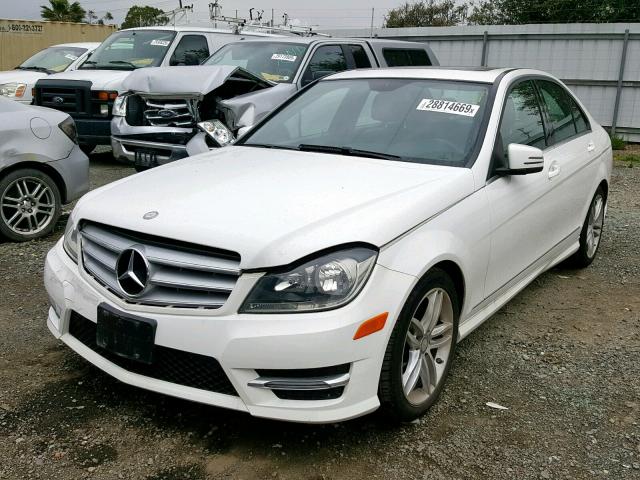 WDDGF4HB1DR287804 - 2013 MERCEDES-BENZ C 250 WHITE photo 2