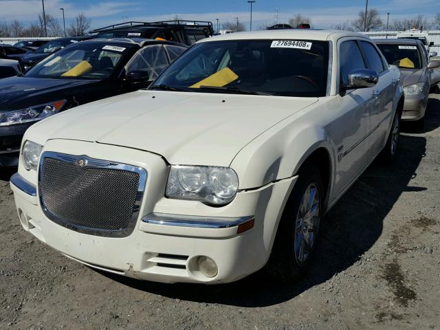 2C3KA63H97H807475 - 2007 CHRYSLER 300C CREAM photo 2