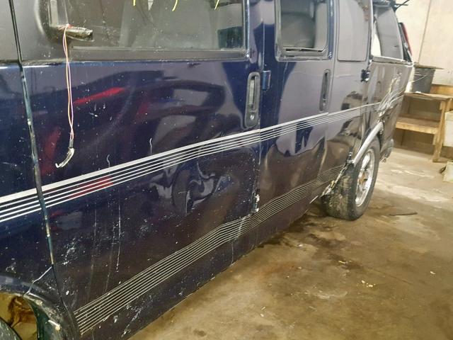 1GBFG15T261108514 - 2006 CHEVROLET EXPRESS G1 BLUE photo 9