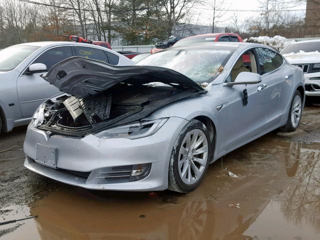 5YJSA1E26HF186517 - 2017 TESLA MODEL S Մոխրագույն լուսանկար 2