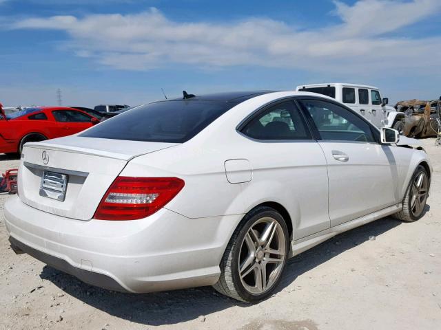 WDDGJ4HB0EG287255 - 2014 MERCEDES-BENZ C 250 WHITE photo 4