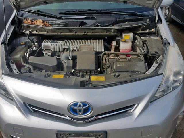 JTDZN3EU8D3229648 - 2013 TOYOTA PRIUS V SILVER photo 7