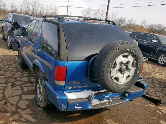 1GNCT18W51K104502 - 2001 CHEVROLET BLAZER BLUE photo 3