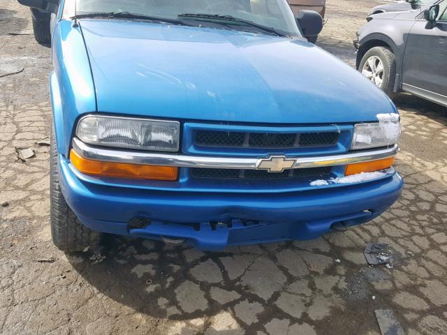 1GNCT18W51K104502 - 2001 CHEVROLET BLAZER BLUE photo 7