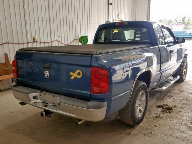 1D7HE42K55S293616 - 2005 DODGE DAKOTA SLT BLUE photo 4