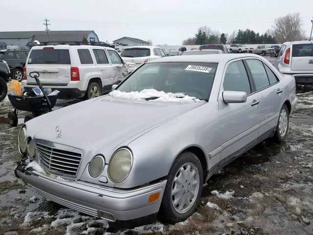 WDBJF20F3VA371740 - 1997 MERCEDES-BENZ E 300D SILVER photo 2