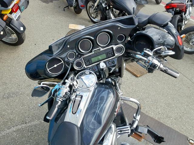 1HD1FCW116Y703930 - 2006 HARLEY-DAVIDSON FLHTCUI BLACK photo 5