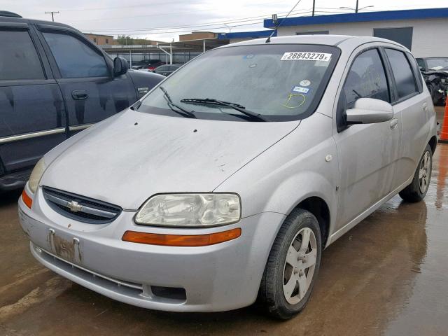 KL1TD66667B761542 - 2007 CHEVROLET AVEO BASE Күміс фото 2