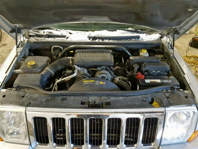 1J8HG58N16C189561 - 2006 JEEP COMMANDER SILVER photo 7
