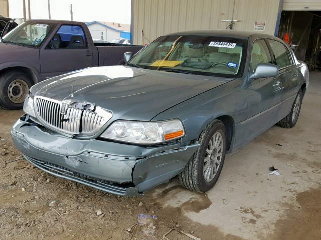 1LNHM81W94Y647573 - 2004 LINCOLN TOWN CAR E GREEN photo 2