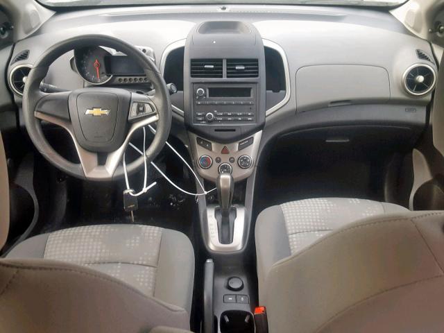 1G1JA5SH1G4152673 - 2016 CHEVROLET SONIC LS 灰色 照片 9