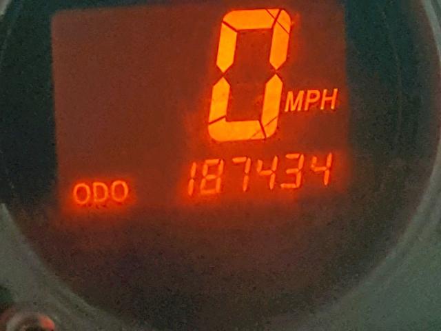 JTLKE50E791065667 - 2009 TOYOTA SCION XB WHITE photo 8