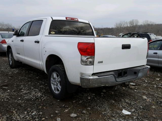 5TFEV54178X050811 - 2008 TOYOTA TUNDRA CRE WHITE photo 3