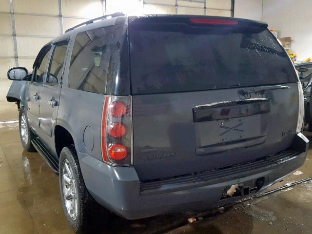 1GKFK130X7J289788 - 2007 GMC YUKON GRAY photo 3