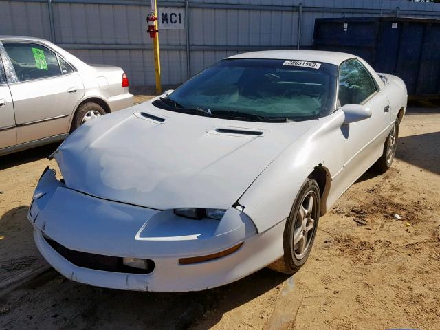 2G1FP22K2V2106254 - 1997 CHEVROLET CAMARO BAS WHITE photo 2