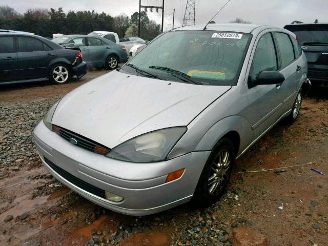 3FAFP37383R177008 - 2003 FORD FOCUS ZX5 GRAY photo 2