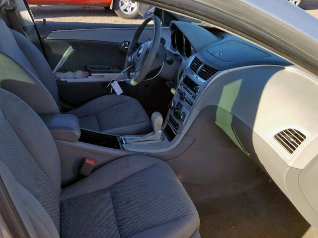 1G1ZA5E08AF282552 - 2010 CHEVROLET MALIBU LS ვერცხლისფერი ფოტო 5