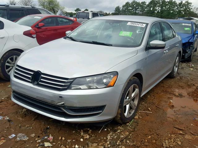 1VWAS7A30EC048407 - 2014 VOLKSWAGEN PASSAT S SILVER photo 2