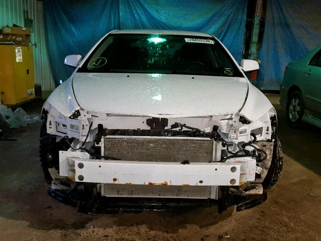 1G1ZC5E07CF202431 - 2012 CHEVROLET MALIBU 1LT WHITE photo 9