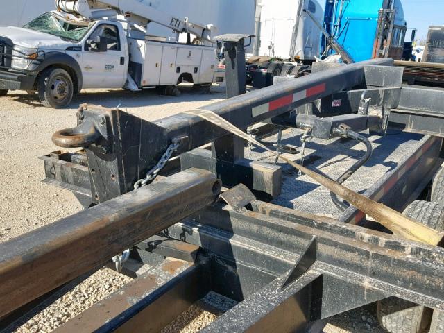 5SRUT4027HL170111 - 2017 UTILITY T-POLE BLACK photo 8