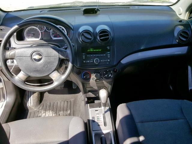 KL1TD56E79B303769 - 2009 CHEVROLET AVEO LS SILVER photo 9