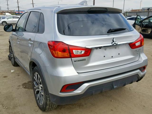 JA4AR3AW2JZ035418 - 2018 MITSUBISHI OUTLANDER SILVER photo 3