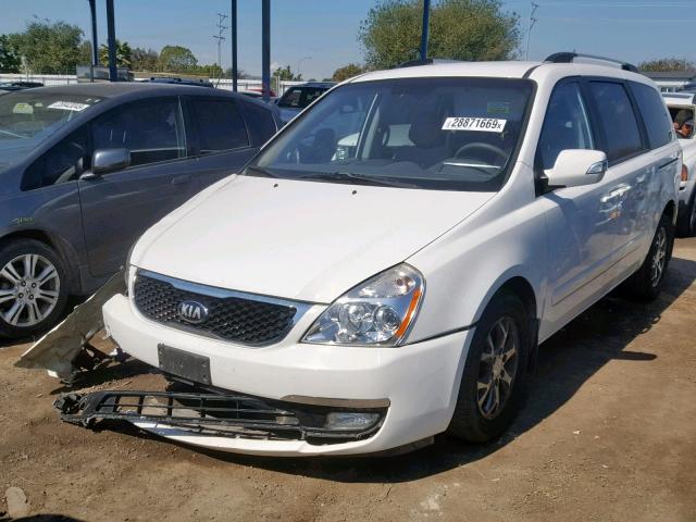 KNDMG4C72E6547420 - 2014 KIA SEDONA LX WHITE photo 2