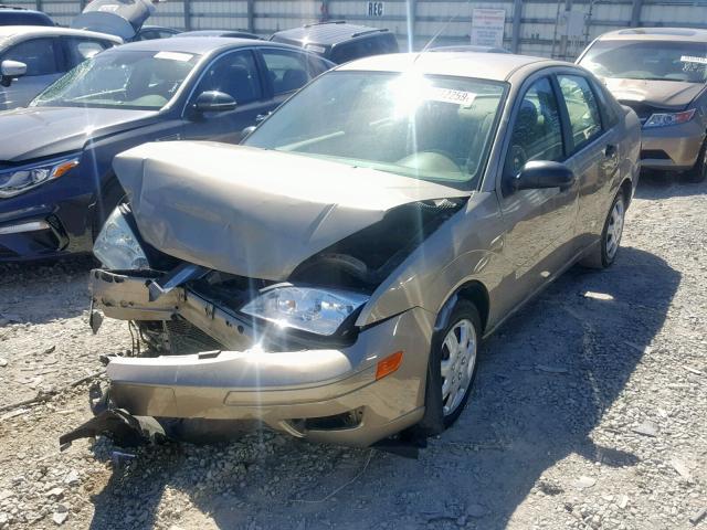 1FAFP34N45W138728 - 2005 FORD FOCUS ZX4 GOLD photo 2