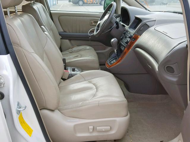 JT6HF10U0X0037108 - 1999 LEXUS RX 300 CREAM photo 5