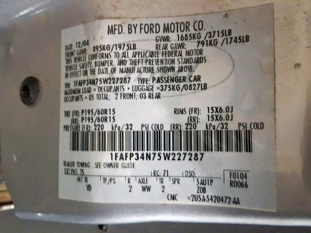 1FAFP34N75W227287 - 2005 FORD FOCUS ZX4 SILVER photo 10