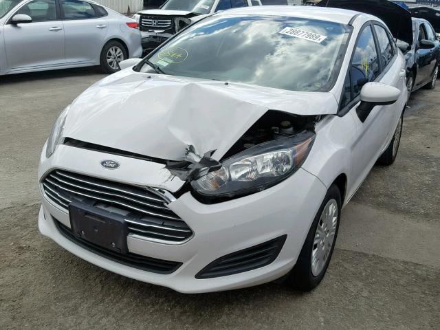 3FADP4AJ4FM216599 - 2015 FORD FIESTA S WHITE photo 2