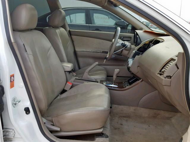 1N4BL11E75C144169 - 2005 NISSAN ALTIMA SE WHITE photo 5