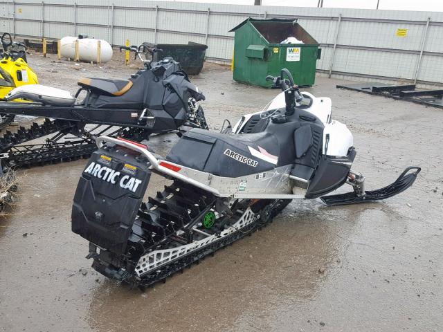 4UF10SNW0AT107040 - 2010 ARCTIC CAT M8  白色 照片 4