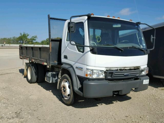 3FRLL45Z56V198614 - 2006 FORD CAB FORW 4 WHITE photo 1