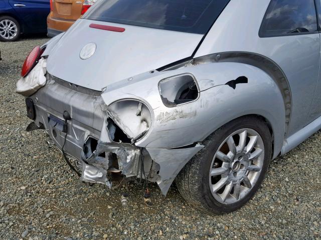3VWCR31C55M418245 - 2005 VOLKSWAGEN NEW BEETLE ვერცხლისფერი ფოტო 9