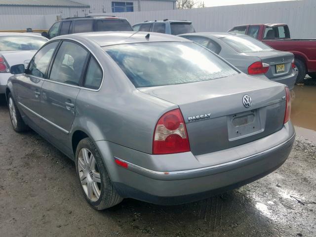 WVWRU63B25P021118 - 2005 VOLKSWAGEN PASSAT GLX 灰色 照片 3