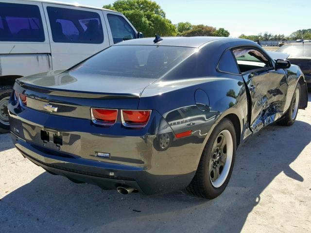 2G1FE1E36D9168914 - 2013 CHEVROLET CAMARO LS GRAY photo 4