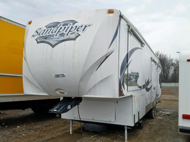 4X4FSAK28BJ025616 - 2011 WILDWOOD SANDPIPER WHITE photo 2