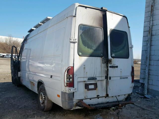 WD2YD341225348527 - 2002 FREIGHTLINER SPRINTER 2 WHITE photo 3