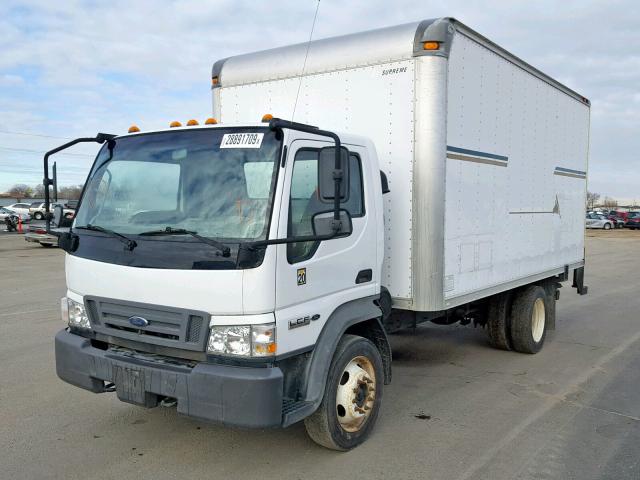 3FRLL45Z56V297479 - 2006 FORD LOW CAB FO WHITE photo 2