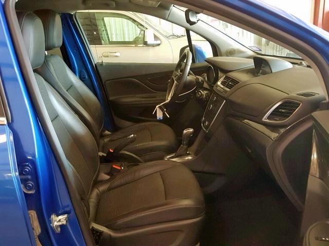 KL4CJESB0FB235334 - 2015 BUICK ENCORE BLUE photo 5