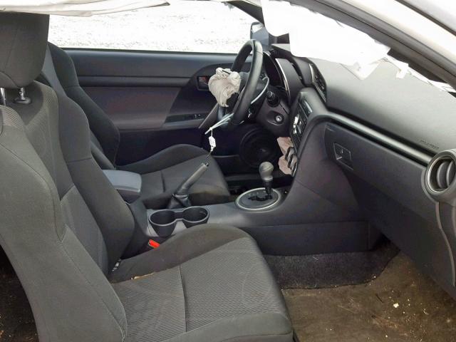 JTKJF5C75B3011207 - 2011 TOYOTA SCION TC WHITE photo 5