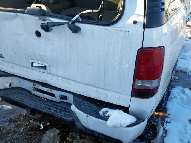 1GKFK66U66J131538 - 2006 GMC YUKON XL D WHITE photo 9