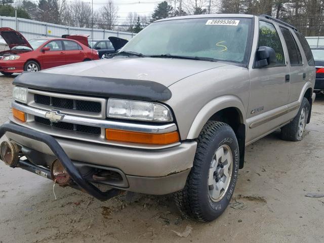 1GNDT13W32K233187 - 2002 CHEVROLET BLAZER GOLD photo 2