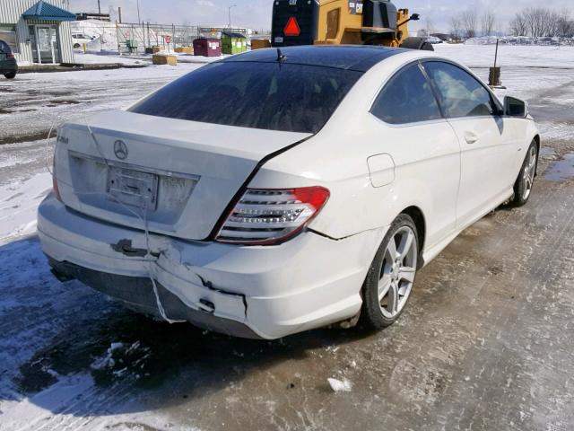 WDDGJ4HBXCF741756 - 2012 MERCEDES-BENZ C 250 WHITE photo 4