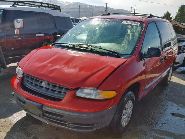 2P4FP2537VR338170 - 1997 PLYMOUTH VOYAGER RED photo 2