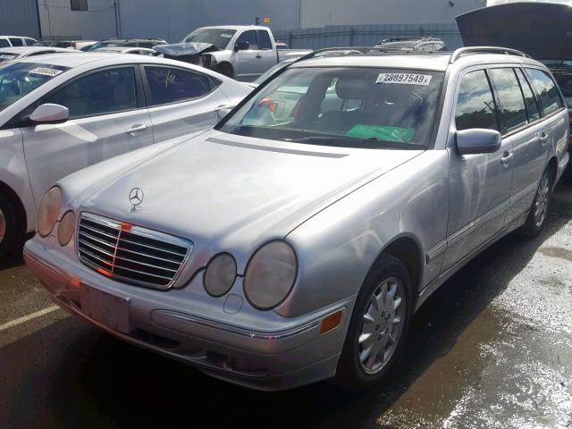 WDBJH82J8YX040684 - 2000 MERCEDES-BENZ E 320 4MAT SILVER photo 2